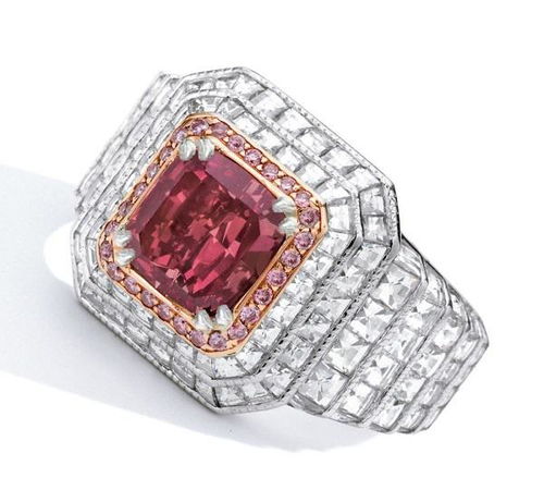 印度蓝钻闪耀纽约 7.55克拉稀世蓝钻以660万美元成交，再掀珠宝拍卖热潮